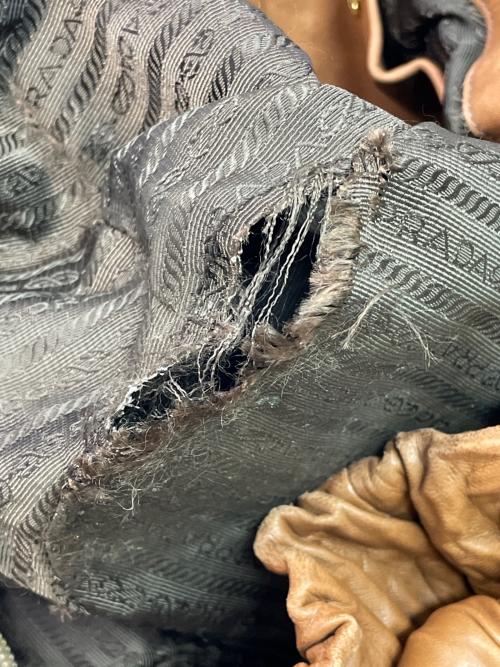 PRADA（プラダ）PRADA (プラダ) サイドリボン2WAYバッグ ブラウンの古着・服飾アイテム