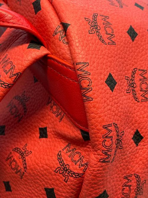 MCM（エムシーエム）MCM (エムシーエム) スタッズリュック レッドの古着・服飾アイテム