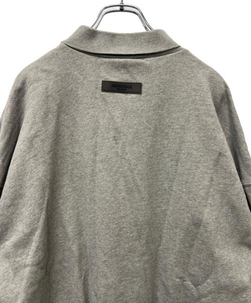 FOG ESSENTIALS（フィアオブゴッド エッセンシャル）FOG ESSENTIALS (フィアオブゴッド エッセンシャル) ポロスウェット グレー サイズ:Ｓの古着・服飾アイテム