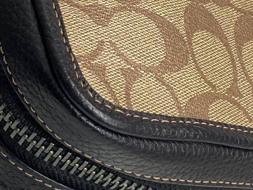 COACH（コーチ）COACH (コーチ) サリバン クロスボディ ブロックド シグネチャー キャンバス ベージュ×ブラックの古着・服飾アイテム