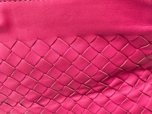 BOTTEGA VENETA（ボッテガベネタ）BOTTEGA VENETA (ボッテガベネタ) イントレチャートハンドバッグ ピンクの古着・服飾アイテム
