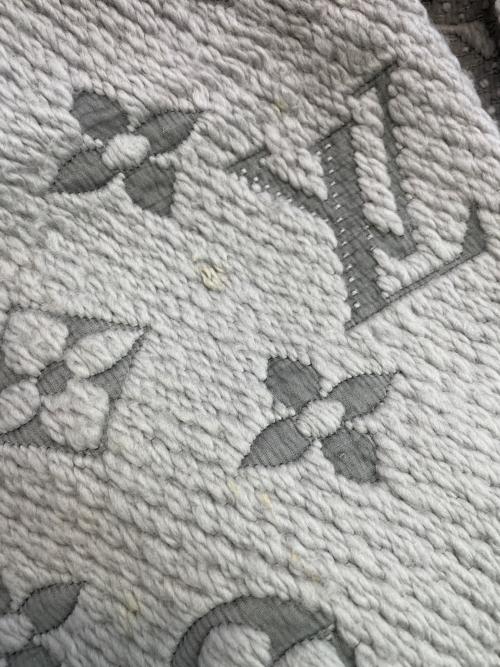 LOUIS VUITTON（ルイ ヴィトン）LOUIS VUITTON (ルイ ヴィトン) エシャルプ・ロゴマニア ライトグレーの古着・服飾アイテム