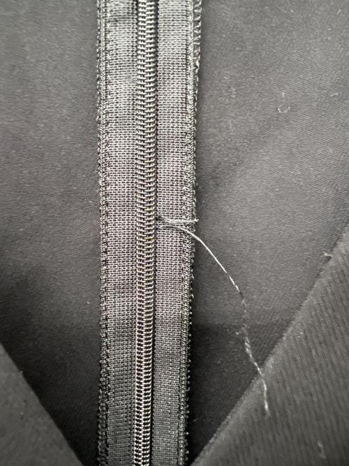 AKIKOAOKI（アキコアオキ）AKIKOAOKI (アキコアオキ) Heads tail dress ブラック サイズ:FREEの古着・服飾アイテム