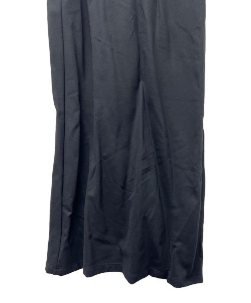 RED VALENTINO（レッドヴァレンティノ）RED VALENTINO (レッドヴァレンティノ) 半袖ワンピース ブラック サイズ:ＸＳの古着・服飾アイテム