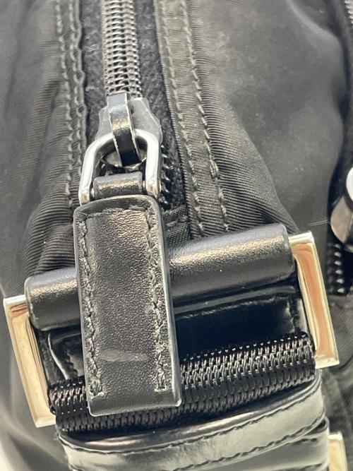 PRADA（プラダ）PRADA (プラダ) ナイロンショルダーバッグ ブラックの古着・服飾アイテム
