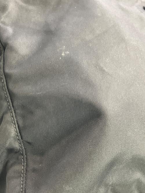 PRADA（プラダ）PRADA (プラダ) ナイロンショルダーバッグ ブラックの古着・服飾アイテム