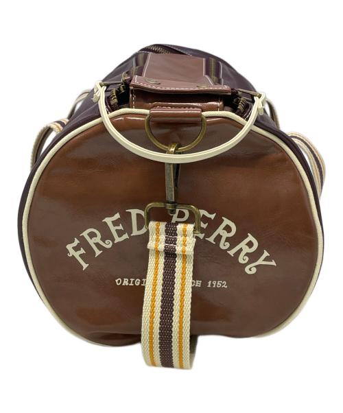 FRED PERRY（フレッドペリー）FRED PERRY (フレッドペリー) バレルバッグ ブラウンの古着・服飾アイテム