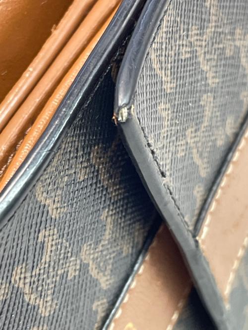 CELINE（セリーヌ）CELINE (セリーヌ) 3つ折り財布 ブラウンの古着・服飾アイテム