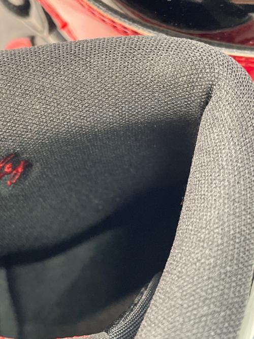 NIKE（ナイキ）NIKE (ナイキ) ハイカットスニーカー ブラック×レッド サイズ:27.5の古着・服飾アイテム