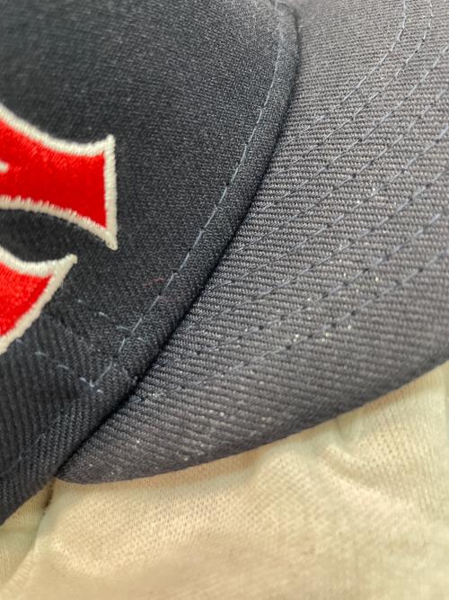 SUPREME（シュプリーム）SUPREME (シュプリーム) New Era (ニューエラ) キャップ ネイビーの古着・服飾アイテム