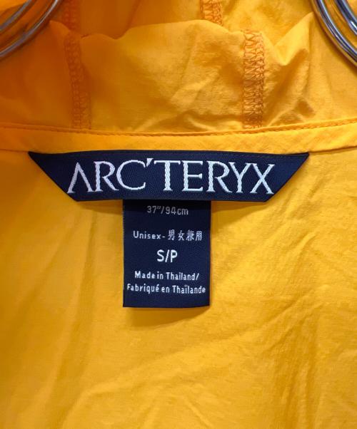 ARC'TERYX（アークテリクス）ARC'TERYX (アークテリクス) ナイロンジャケット イエロー サイズ:Ｓの古着・服飾アイテム