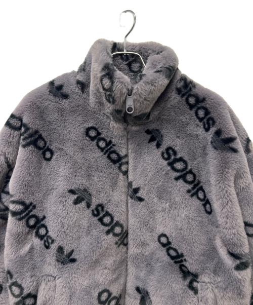 adidas（アディダス）adidas (アディダス) トーナル総柄プリント ファージャケット グレー サイズ:Ｓの古着・服飾アイテム