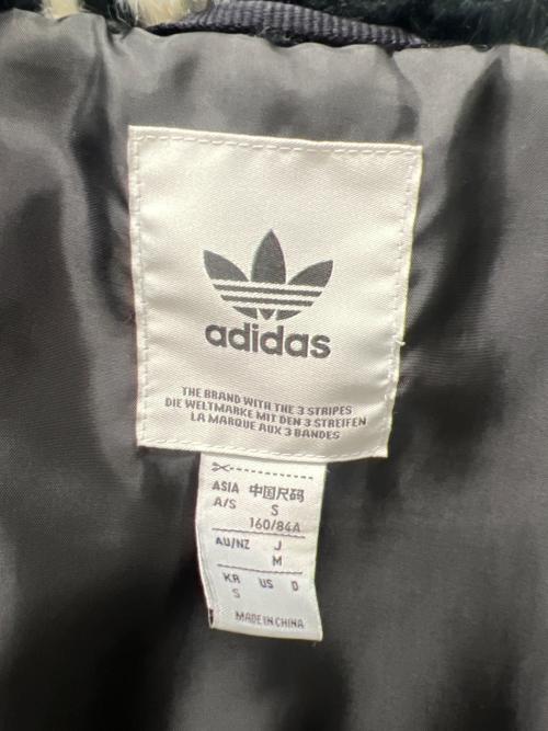 adidas（アディダス）adidas (アディダス) トーナル総柄プリント ファージャケット ブラック サイズ:Mの古着・服飾アイテム
