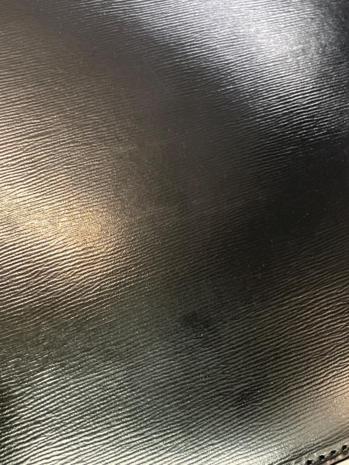 Yves Saint Laurent（イヴサンローラン）Yves Saint Laurent (イヴサンローラン) エナメルハンドバッグ ブラックの古着・服飾アイテム