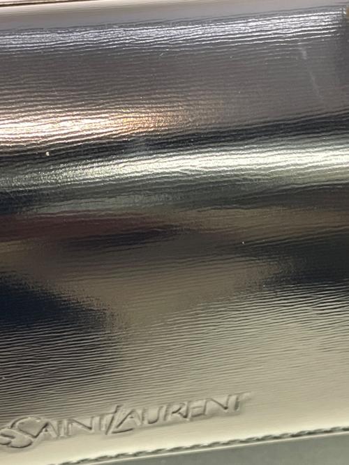 Yves Saint Laurent（イヴサンローラン）Yves Saint Laurent (イヴサンローラン) エナメルハンドバッグ ブラックの古着・服飾アイテム