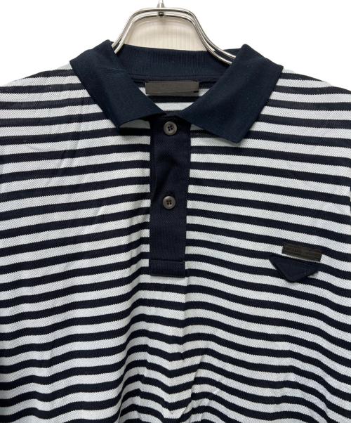PRADA（プラダ）PRADA (プラダ) 半袖ポロシャツ ブルー×ネイビー サイズ:Ｌの古着・服飾アイテム