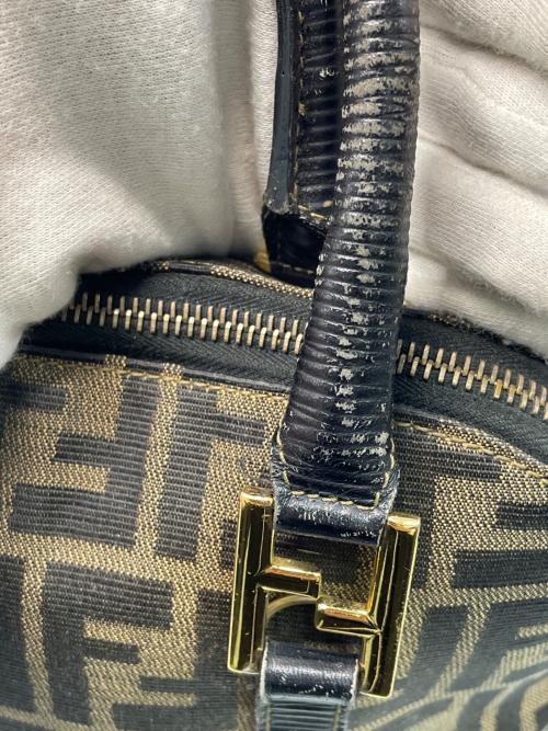 FENDI（フェンディ）FENDI (フェンディ) ハンドバッグ ブラウン×ブラックの古着・服飾アイテム