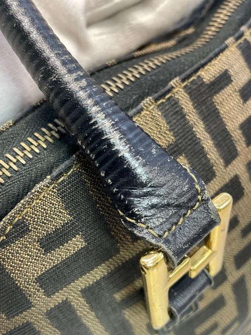 FENDI（フェンディ）FENDI (フェンディ) ハンドバッグ ブラウン×ブラックの古着・服飾アイテム
