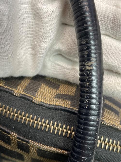 FENDI（フェンディ）FENDI (フェンディ) ハンドバッグ ブラウン×ブラックの古着・服飾アイテム