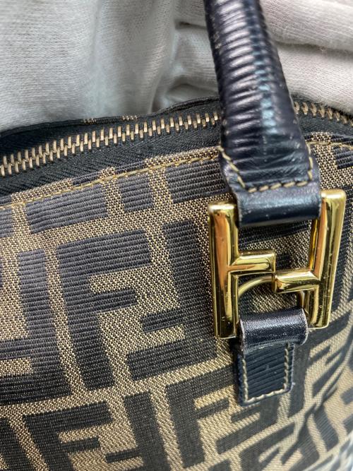 FENDI（フェンディ）FENDI (フェンディ) ハンドバッグ ブラウン×ブラックの古着・服飾アイテム