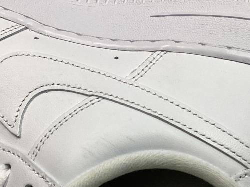 NIKE（ナイキ）NIKE (ナイキ) SUPREME (シュプリーム) スニーカー ホワイト サイズ:26.5cm （US 8.5）の古着・服飾アイテム