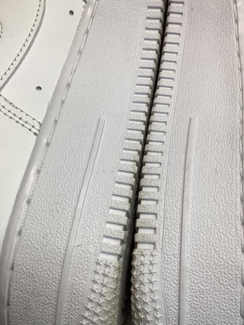 NIKE（ナイキ）NIKE (ナイキ) SUPREME (シュプリーム) スニーカー ホワイト サイズ:26.5cm （US 8.5）の古着・服飾アイテム