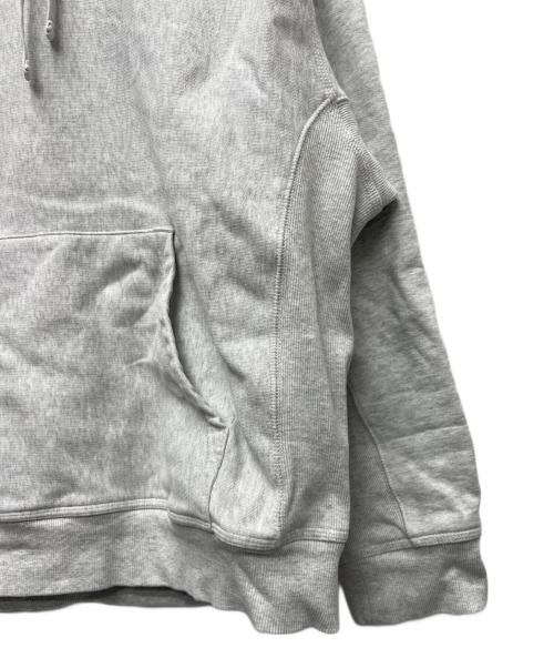 Carhartt WIP（カーハート ワーク イン プログレス）Carhartt WIP (カーハート ワーク イン プログレス) アメリカンスクリプトフーデッドスウェット グレー サイズ:ＸＬの古着・服飾アイテム