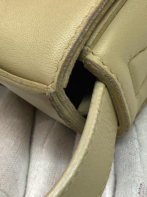 BOTTEGA VENETA（ボッテガベネタ）BOTTEGA VENETA (ボッテガベネタ) レザーショルダーバッグ ベージュの古着・服飾アイテム
