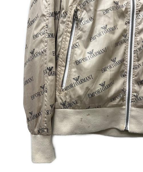 EMPORIO ARMANI（エンポリオ アルマーニ）EMPORIO ARMANI (エンポリオ アルマーニ) ロゴジップジャケット ベージュ サイズ:５０の古着・服飾アイテム