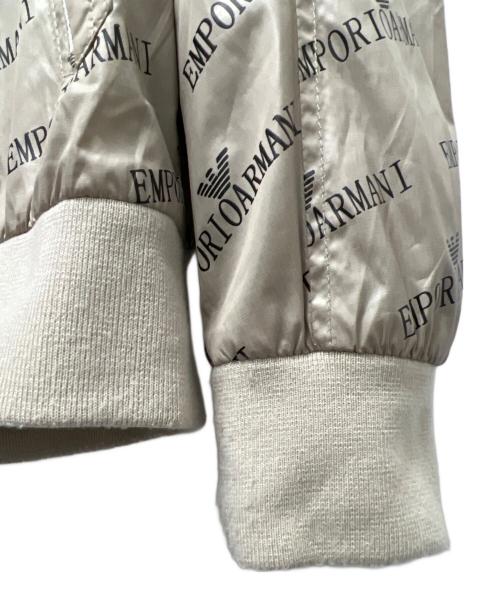 EMPORIO ARMANI（エンポリオ アルマーニ）EMPORIO ARMANI (エンポリオ アルマーニ) ロゴジップジャケット ベージュ サイズ:５０の古着・服飾アイテム