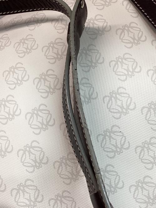 LOEWE（ロエベ）LOEWE (ロエベ) アナグラムショルダーバッグ ホワイト×ブラウンの古着・服飾アイテム