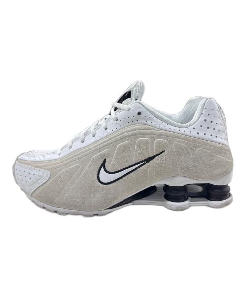 NIKE（ナイキ）NIKE (ナイキ) SHOX R4 ホワイト サイズ:24cmの古着・服飾アイテム