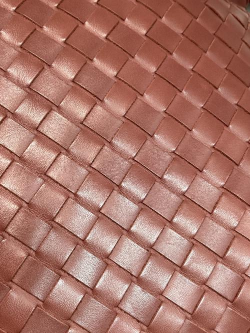 BOTTEGA VENETA（ボッテガベネタ）BOTTEGA VENETA (ボッテガベネタ) レザーショルダーバッグ ピンクの古着・服飾アイテム