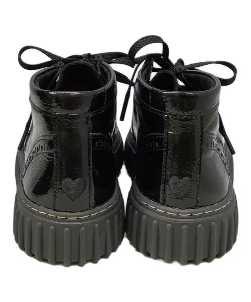 CLARKS（クラークス）CLARKS (クラークス) シューズ　	CLARKS（クラークス）　TORHILL HEART ブラック×ピンク サイズ:24cmの古着・服飾アイテム