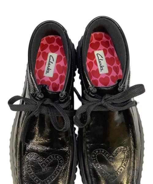 CLARKS（クラークス）CLARKS (クラークス) シューズ　	CLARKS（クラークス）　TORHILL HEART ブラック×ピンク サイズ:24cmの古着・服飾アイテム