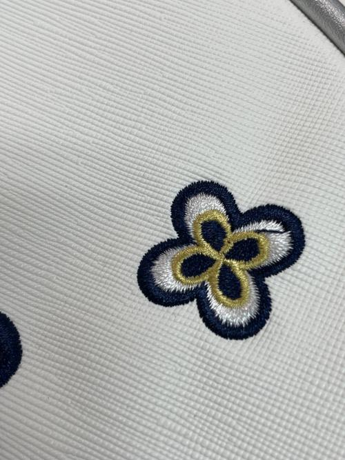 M U SPORTS（エムユースポーツ）M U SPORTS (エムユースポーツ) ボストンバッグ ホワイトの古着・服飾アイテム