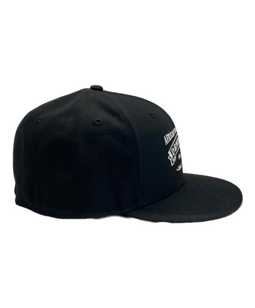 New Era（ニューエラ）New Era (ニューエラ) Denim Tears (デニムティアーズ) キャップ ブラックの古着・服飾アイテム