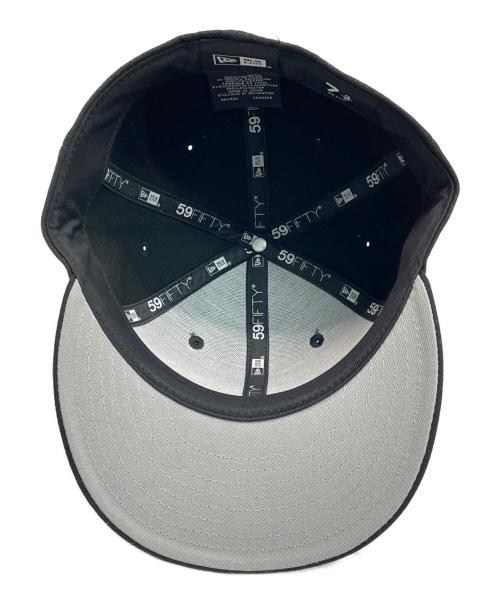 New Era（ニューエラ）New Era (ニューエラ) Denim Tears (デニムティアーズ) キャップ ブラックの古着・服飾アイテム