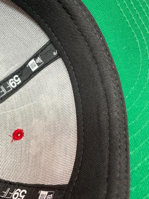 New Era（ニューエラ）New Era (ニューエラ) Denim Tears (デニムティアーズ) キャップ レッドの古着・服飾アイテム