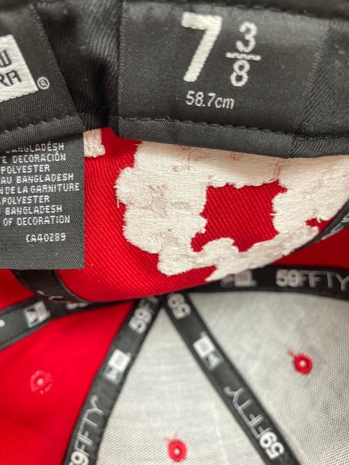 New Era（ニューエラ）New Era (ニューエラ) Denim Tears (デニムティアーズ) キャップ レッドの古着・服飾アイテム