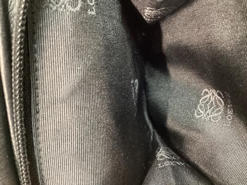 LOEWE（ロエベ）LOEWE (ロエベ) ショルダーバッグ ブラックの古着・服飾アイテム