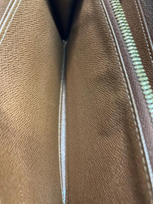 LOUIS VUITTON（ルイ ヴィトン）LOUIS VUITTON (ルイ ヴィトン) ラウンドファスナー長財布 ブラウンの古着・服飾アイテム