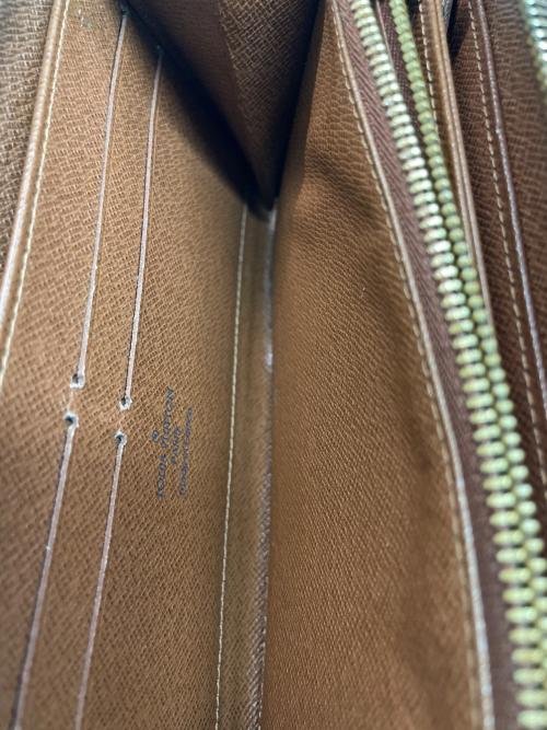 LOUIS VUITTON（ルイ ヴィトン）LOUIS VUITTON (ルイ ヴィトン) ラウンドファスナー長財布 ブラウンの古着・服飾アイテム