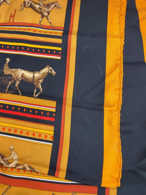 HERMES（エルメス）HERMES (エルメス) スカーフ ネイビー×オレンジの古着・服飾アイテム