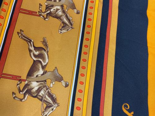 HERMES（エルメス）HERMES (エルメス) スカーフ ネイビー×オレンジの古着・服飾アイテム