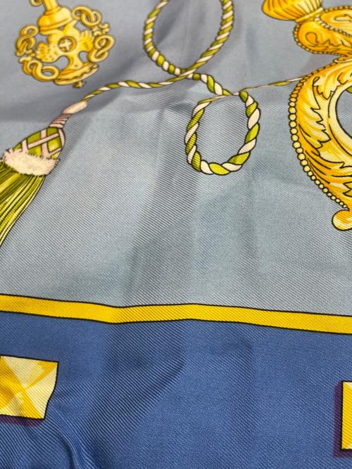 HERMES（エルメス）HERMES (エルメス) スカーフ ブルー×イエローの古着・服飾アイテム