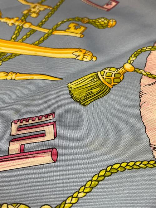 HERMES（エルメス）HERMES (エルメス) スカーフ ブルー×イエローの古着・服飾アイテム