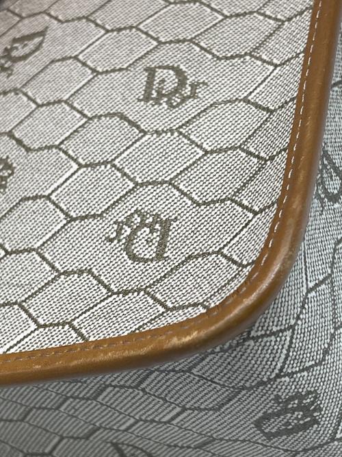 Christian Dior（クリスチャン ディオール）Christian Dior (クリスチャン ディオール) ショルダーバッグ ベージュの古着・服飾アイテム