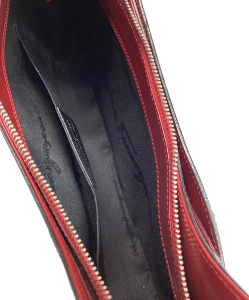 Salvatore Ferragamo（サルヴァトーレ フェラガモ）Salvatore Ferragamo (サルヴァトーレ フェラガモ) セミショルダーバッグ レッドの古着・服飾アイテム