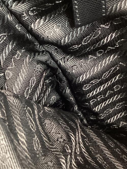 PRADA（プラダ）PRADA (プラダ) ショルダーバッグ ブラックの古着・服飾アイテム